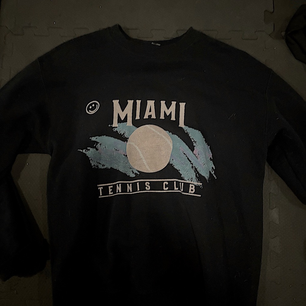 Summer laundry men’s Medium Miami Tennis Club Unisex Crewneck Sweatshirt